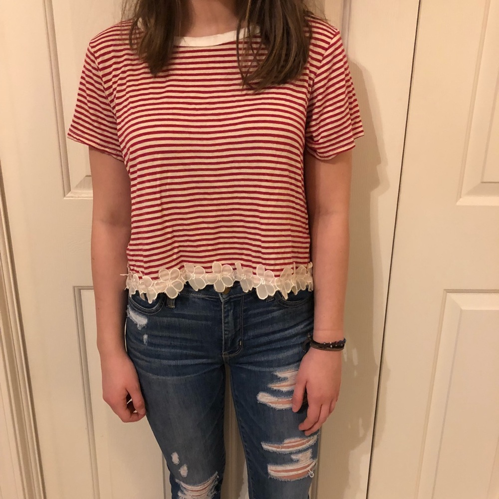 Red Stripped Crop T-shirt with Lace Trim